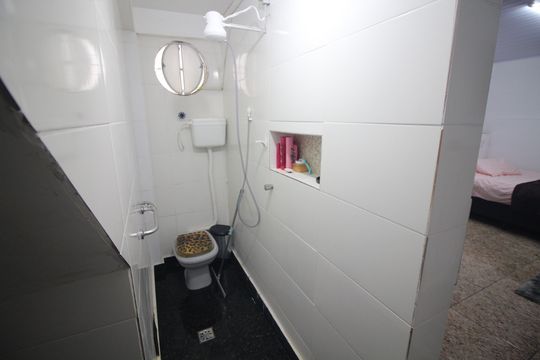 Banheiro 2 de casa para alugar com 4 quartos, 706m² em Diamante (barreiro), Belo Horizonte