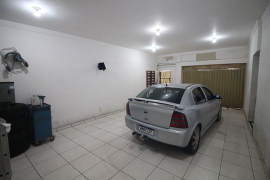 Garagem de casa para alugar com 4 quartos, 706m² em Diamante (barreiro), Belo Horizonte