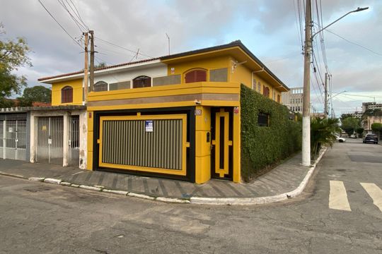 Fachada de casa para alugar com 4 quartos, 160m² em Vila Nilo, São Paulo