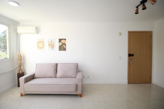 Sala de apartamento à venda com 3 quartos, 68m² em Jardim Carvalho, Porto Alegre