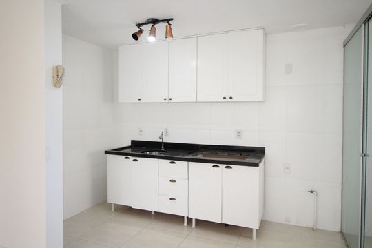 Cozinha de apartamento à venda com 3 quartos, 68m² em Jardim Carvalho, Porto Alegre