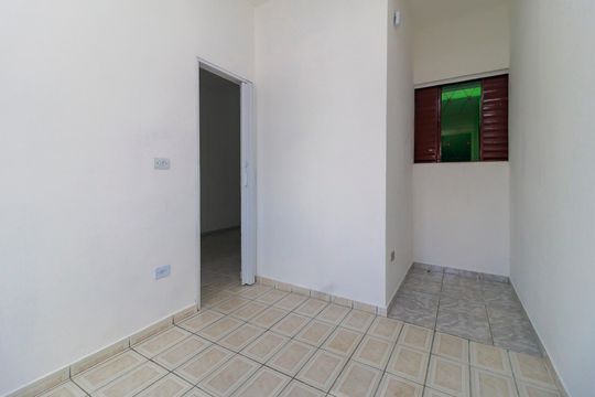 Quarto 1 de casa para alugar com 2 quartos, 50m² em Jardim das Flores, São Paulo