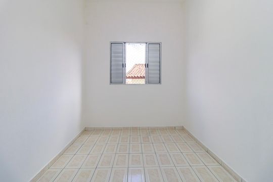 Quarto 1 de casa para alugar com 2 quartos, 50m² em Jardim das Flores, São Paulo