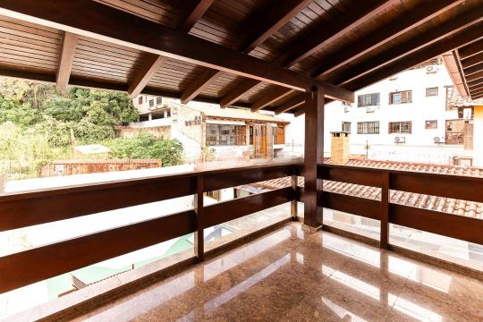 Varanda  de casa para alugar com 4 quartos, 311m² em Chácara das Pedras, Porto Alegre
