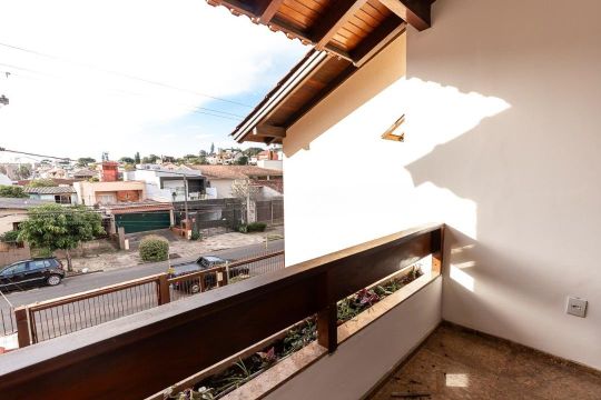 Varanda  de casa para alugar com 4 quartos, 311m² em Chácara das Pedras, Porto Alegre