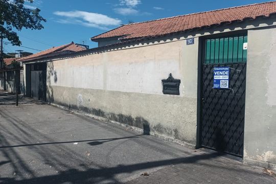 Fachada de casa à venda com 3 quartos, 173m² em Inhaúma, Rio de Janeiro