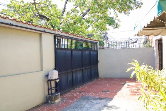 Frente de casa à venda com 3 quartos, 173m² em Inhaúma, Rio de Janeiro