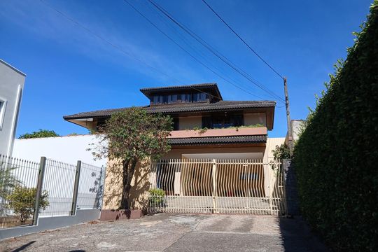 Fachada de casa de condomínio para alugar com 3 quartos, 450m² em Boa Vista, Curitiba