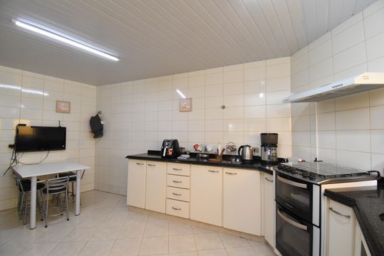 Cozinha de casa de condomínio para alugar com 3 quartos, 450m² em Boa Vista, Curitiba