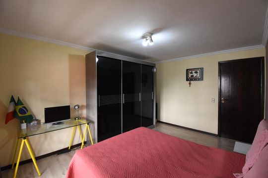 Quarto 3 de casa de condomínio para alugar com 3 quartos, 450m² em Boa Vista, Curitiba