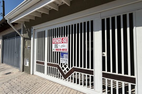 Fachada de casa à venda com 3 quartos, 125m² em Fazenda Grande, Jundiaí