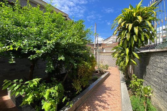 Casa à venda com 3 quartos, 212m² em Inhaúma, Rio de Janeiro