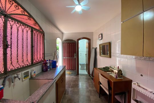 Casa à venda com 3 quartos, 212m² em Inhaúma, Rio de Janeiro