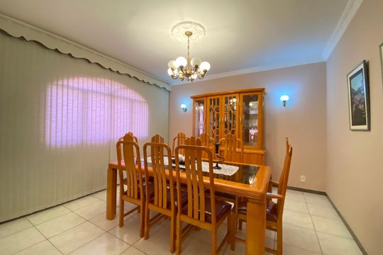 Casa à venda com 3 quartos, 212m² em Inhaúma, Rio de Janeiro