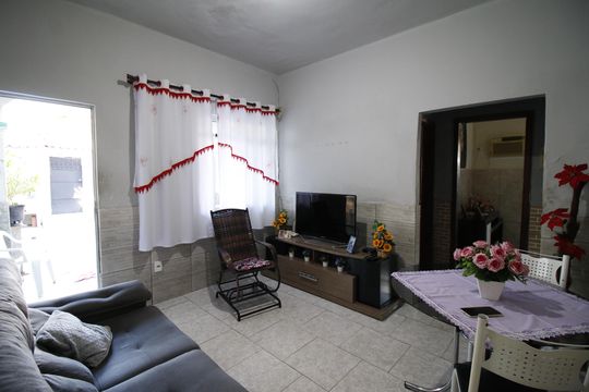 Sala de casa para alugar com 2 quartos, 200m² em Taquara, Rio de Janeiro
