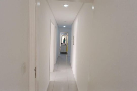 Corredor de apartamento para alugar com 3 quartos, 104m² em Canasvieiras, Florianópolis