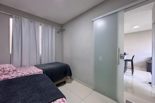 Quarto 2 de apartamento à venda com 2 quartos, 45m² em Recreio dos Bandeirantes, Rio de Janeiro