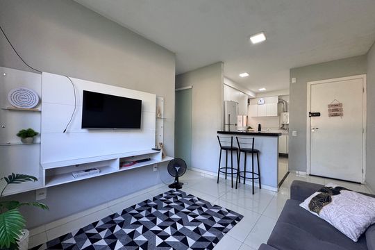 Sala de apartamento à venda com 2 quartos, 45m² em Recreio dos Bandeirantes, Rio de Janeiro