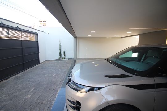 Quintal de casa à venda com 4 quartos, 330m² em Industrial, Contagem