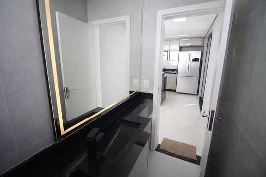 Banheiro 2 de casa à venda com 4 quartos, 330m² em Industrial, Contagem