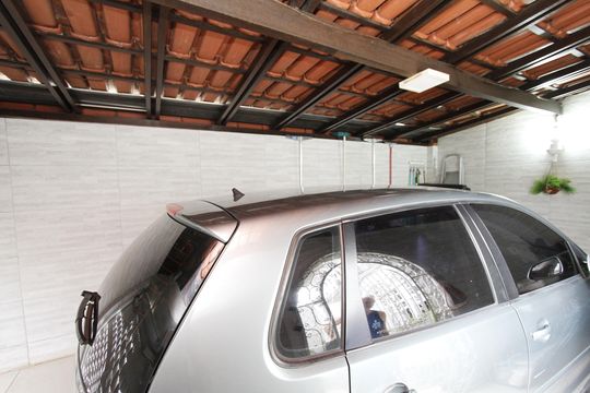 Garagem de casa à venda com 3 quartos, 220m² em Nova Suíça, Belo Horizonte