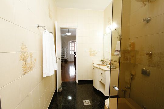 Banheiro Social de casa à venda com 3 quartos, 220m² em Nova Suíça, Belo Horizonte