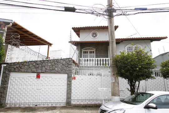 Fachada de casa à venda com 3 quartos, 220m² em Nova Suíça, Belo Horizonte