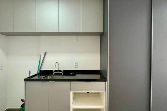 Cozinha de kitnet/studio para alugar com 1 quarto, 26m² em Pompeia, São Paulo
