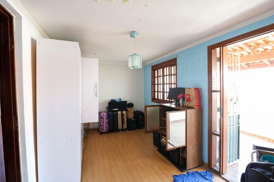 Sala de TV de casa à venda com 4 quartos, 160m² em Vila Nova das Belezas, São Paulo