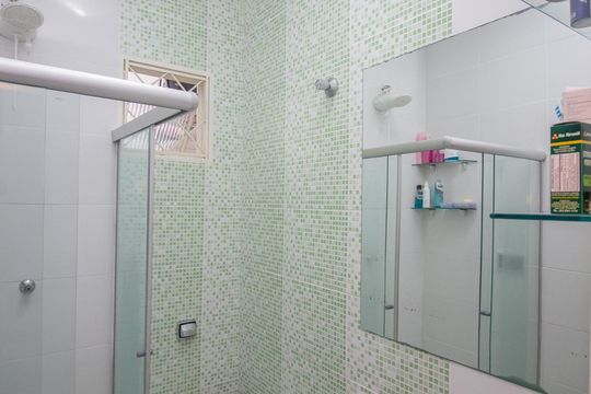 Banheiro Social de casa à venda com 2 quartos, 200m² em Tres Barras, Contagem
