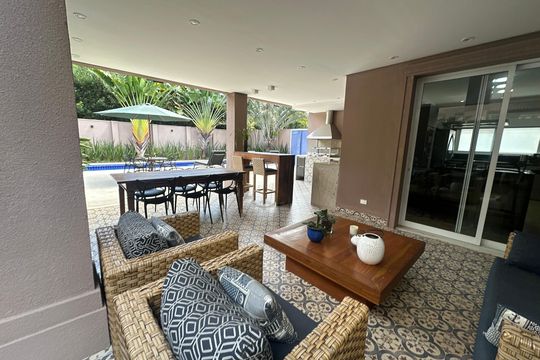 Área comum de casa de condomínio à venda com 3 quartos, 498m² em Centro Comercial Jubran, Barueri