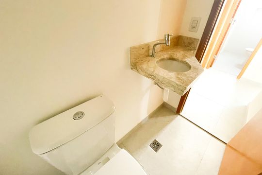 Lavabo de apartamento à venda com 2 quartos, 44m² em Água Fria, São Paulo