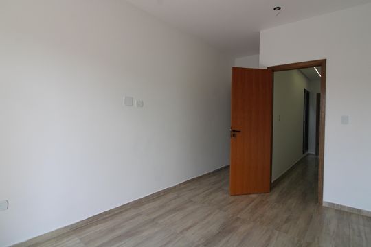 Casa à venda com 2 quartos, 85m² em Vila Nhocuné, São Paulo