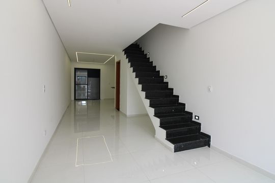 Casa à venda com 2 quartos, 85m² em Vila Nhocuné, São Paulo