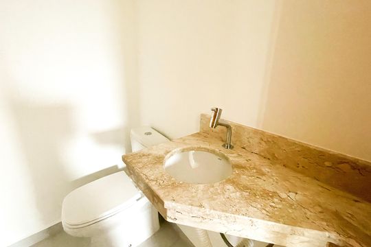 Lavabo de apartamento à venda com 2 quartos, 44m² em Água Fria, São Paulo