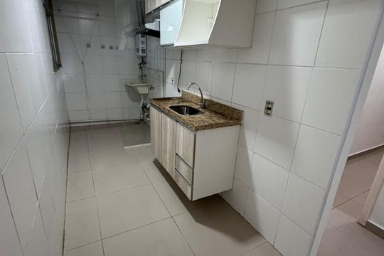 Cozinha de apartamento para alugar com 2 quartos, 50m² em Taquara, Rio de Janeiro
