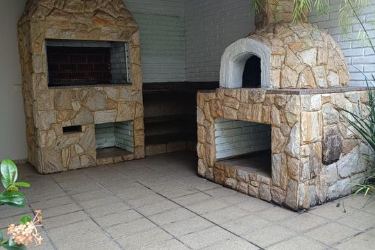 Área forno e churrasqueira de casa à venda com 3 quartos, 256m² em Cidade Mãe do Céu, São Paulo