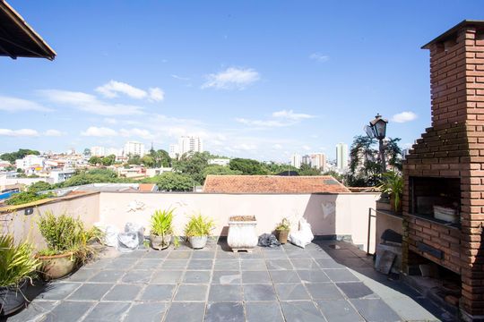 Sacada de casa à venda com 4 quartos, 230m² em Centro, Diadema
