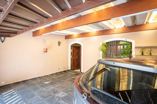 Garagem de casa à venda com 4 quartos, 230m² em Centro, Diadema