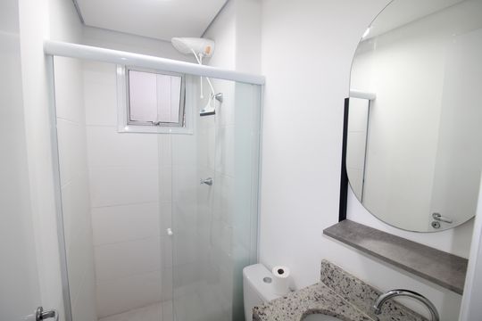Banheiro de apartamento para alugar com 2 quartos, 59m² em Vila Pauliceia, São Paulo