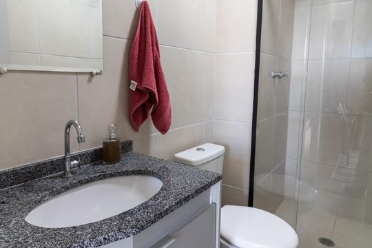 BANHEIRO de apartamento à venda com 3 quartos, 56m² em Limão, São Paulo