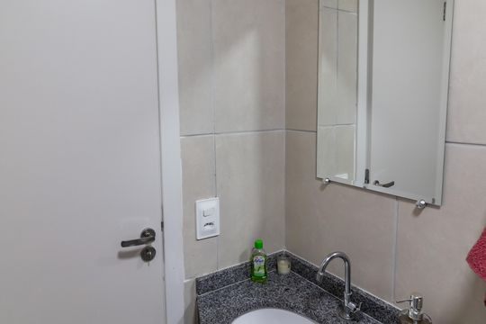 BANHEIRO de apartamento à venda com 3 quartos, 56m² em Limão, São Paulo
