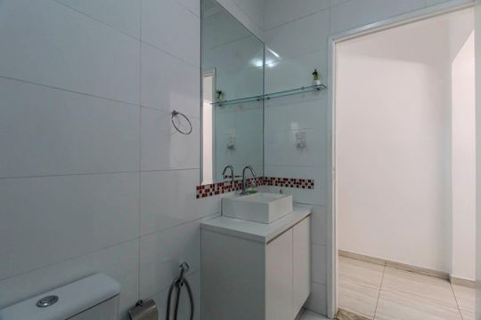 Banheiro de casa para alugar com 2 quartos, 100m² em Vila Virginia, São Paulo