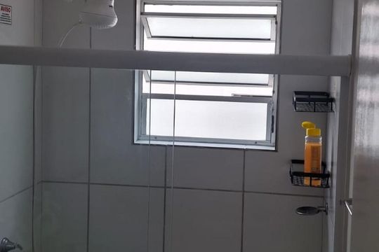 Banheiro de apartamento para alugar com 2 quartos, 45m² em Loteamento Parque São Martinho, Campinas
