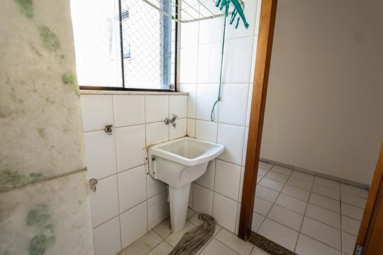 Área de Serviço de apartamento para alugar com 3 quartos, 250m² em Buritis, Belo Horizonte