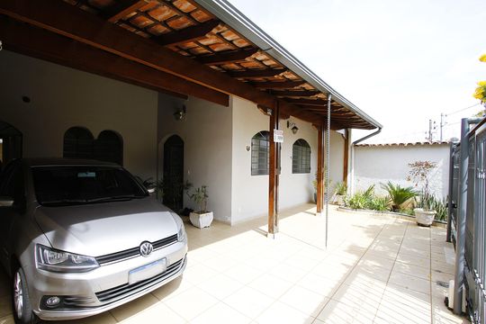 Garagem de casa à venda com 4 quartos, 300m² em Dom Bosco, Belo Horizonte