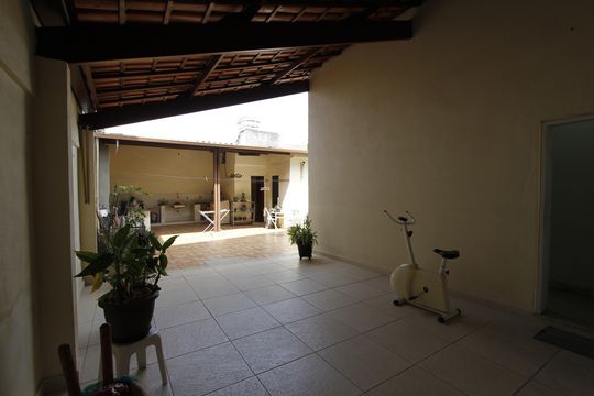 Varanda de casa à venda com 4 quartos, 300m² em Dom Bosco, Belo Horizonte