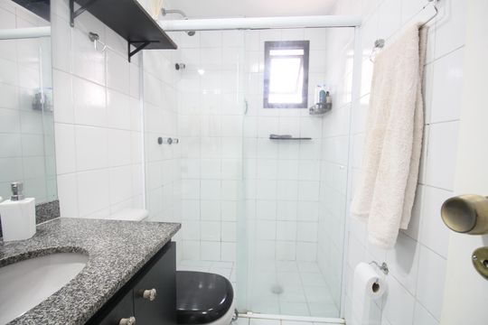 Banheiro 1 de apartamento à venda com 3 quartos, 79m² em Vila Suzana, São Paulo