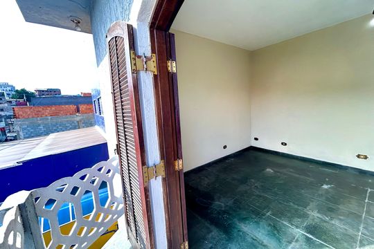Varanda da suíte  de casa para alugar com 3 quartos, 180m² em Cidade Parque Alvorada, Guarulhos
