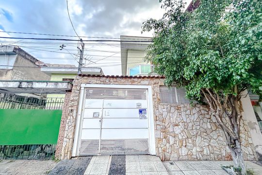 Fachada com Plaquinha de casa para alugar com 3 quartos, 133m² em Vila Aricanduva, São Paulo